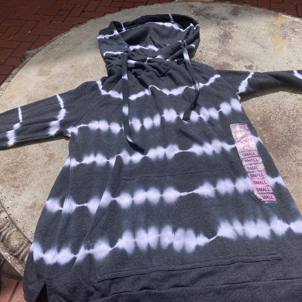 Tie-dye white and grey hoodie